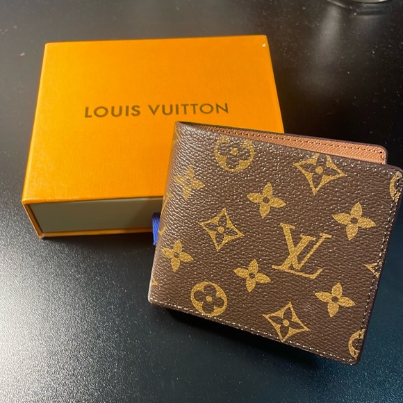 Louis Vuitton Monogram Canvas Card Holder - Picture 1 of 4